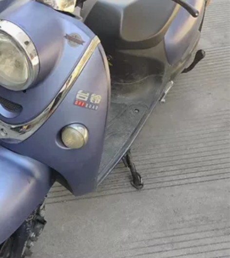 电动车有点划痕,电瓶能跑30-40公里 感...