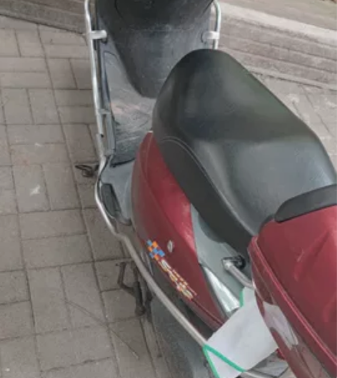 豪爵摩托车，灯亮表走。闲置摩托车很少骑。 ...