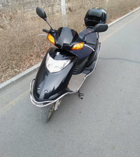 出售二手豪爵牌福星踏板摩托车一台，车买了一...