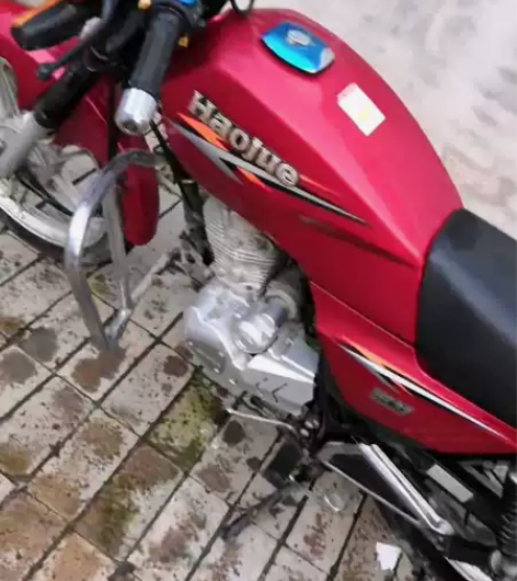 豪爵摩托车豪爵银豹八九成新不想骑了没任何问...