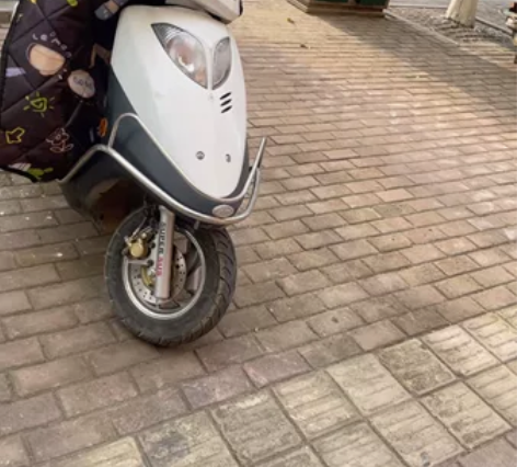 豪爵踏板摩托车，125排量，正常骑行中，公...