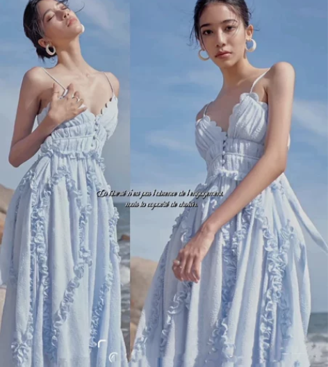 ?越南荷叶边V领吊带收腰连衣长裙露背小众设...