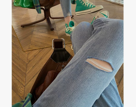 三吉黑花浅蓝色破洞高腰牛仔裤女春夏韩版新款...