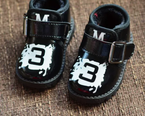 转卖：全新儿童鞋，黑色，24码，内长14c...