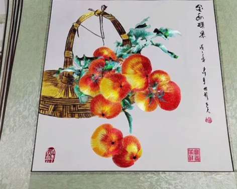 帮叔叔清货。58x55立体真丝手工苏绣画。...