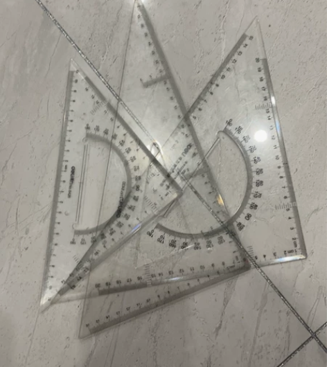 得力三角板，三个十块，自提 感兴趣的话点“...