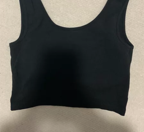 瑜伽背心带胸垫黑色 感兴趣的话点“我想要”...