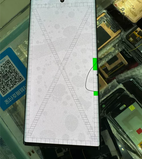 注意是两个屏 三星 note 10+ 瑕疵...