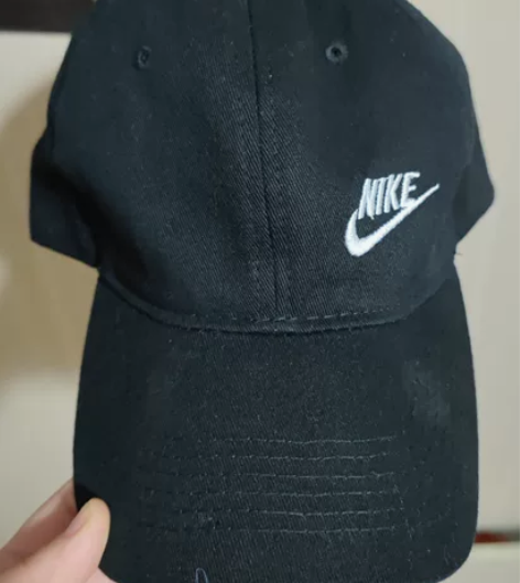 耐克软顶刺绣棒球帽 全新 只试戴了一次弟弟...
