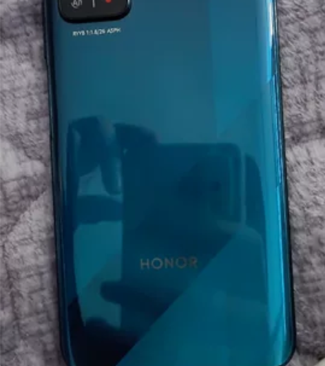 荣耀x10，6+128g 95新 裸机，没...