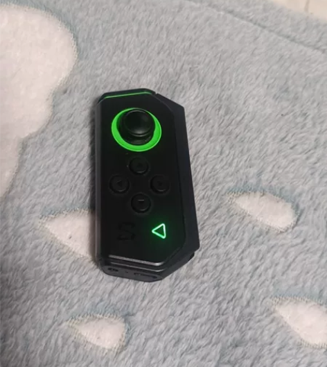 黑鲨手柄，几乎全新，手机坏了，这个闲置 感...