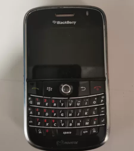 黑莓手机一个100元。 感兴趣的话点“我想...