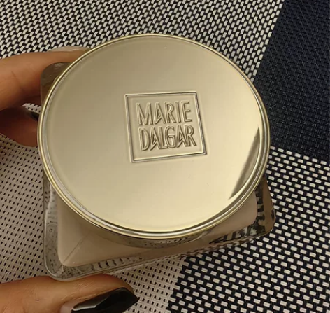 粉底 附带水滴化妆蛋。非全新，介意慎拍。感...