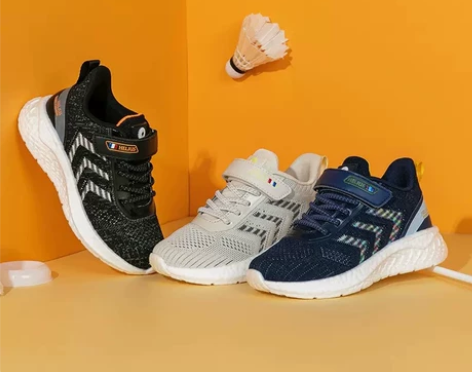 全新赫利俄斯26-30码轻盈运动鞋春秋季防...