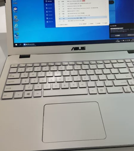 华硕i7笔记本，15寸，配置如图。加过一条...