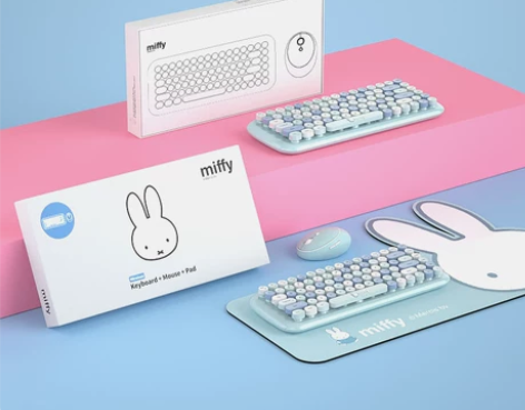 键盘和鼠标。很可爱，但是不习惯机械键盘。鼠...