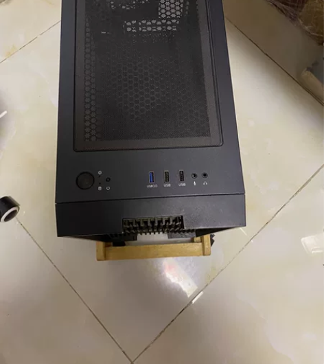 先马m7   M-ATX 机箱 螺丝齐全 ...