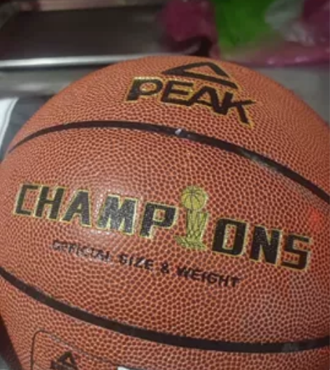 全新正品篮球成人牛皮耐磨高弹性室内外训练球...