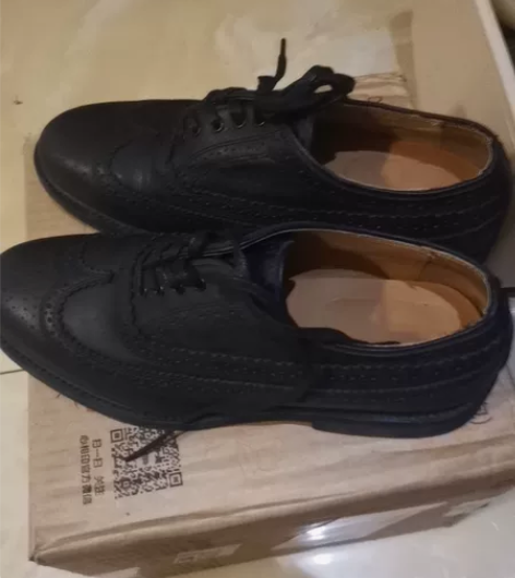 固特异布洛克雕花 日本货绝对好没穿过￥150