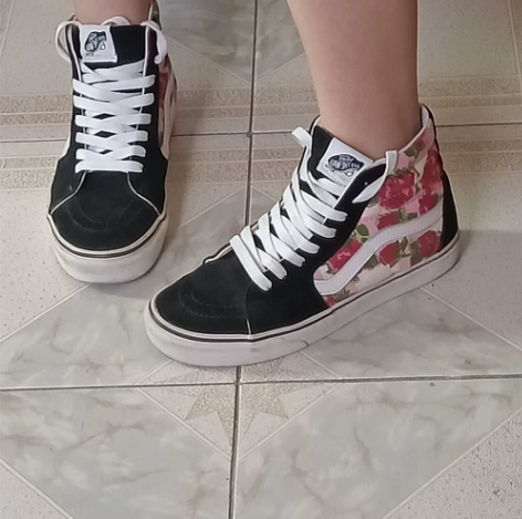 vans 37码 线下专卖店购入 保正鞋子...