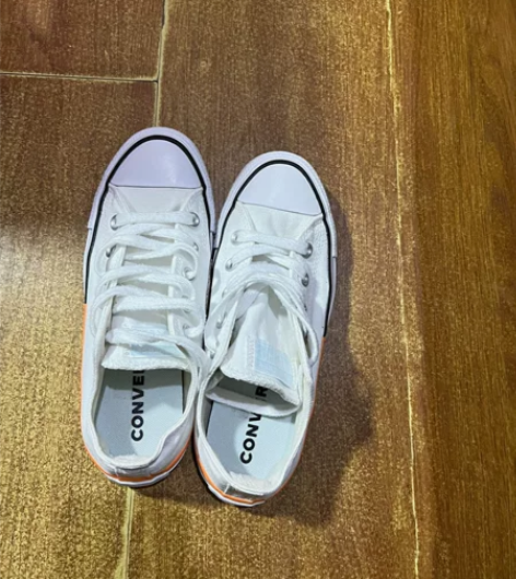 正品匡威 我穿37这个鞋码偏大半码 不还价...