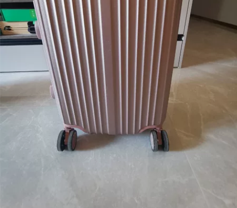 买车时送的玫瑰金拉杆箱行李箱20寸，只用过...