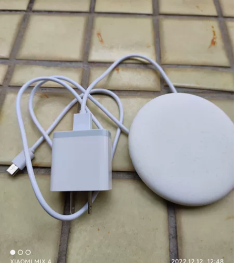 小米无线充电座+充电头+线 充电头是18W...