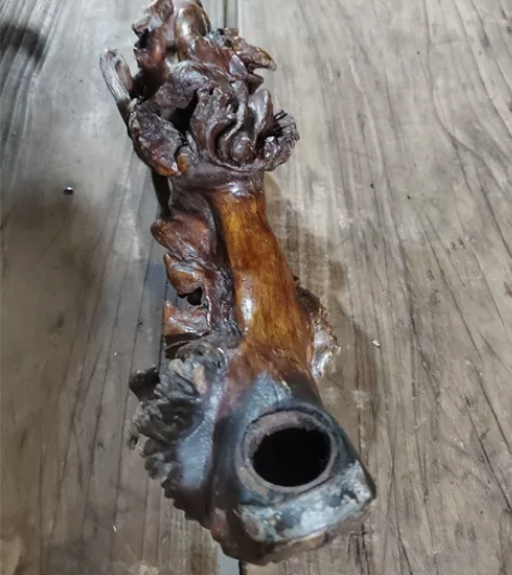 根雕实木烟斗，有点古老。 感兴趣的话点“我...