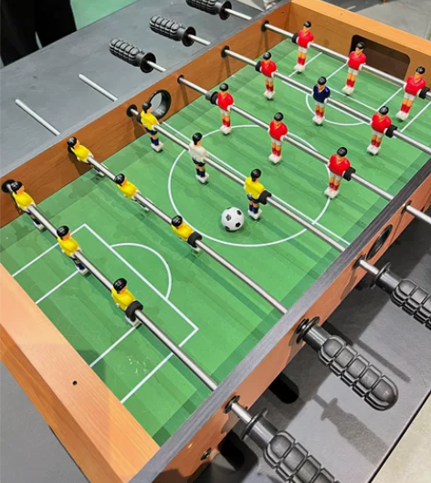 儿童桌面足球，上面可以打儿童乒乓球，基本没...