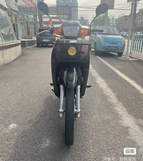 豪爵弯梁摩托车  11年的  外观精美  ...