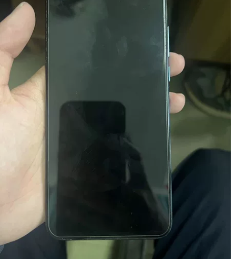 出一台华为nova4，8+128G的，换过...