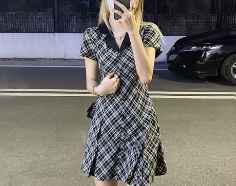 全新包邮 格子连衣裙女装夏季2021新款法...