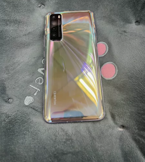 转让华为nova7极光色，8+128，麒麟...