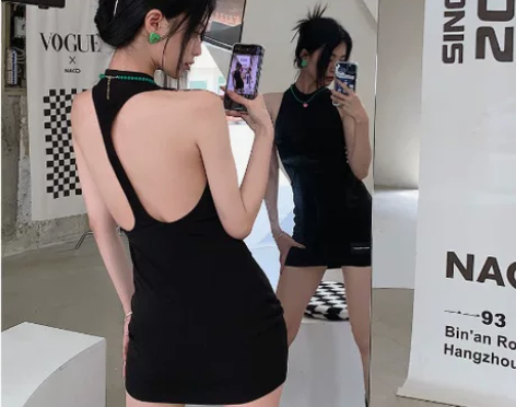 性感辣妹连衣裙2022早春新款美背包臀裙女...
