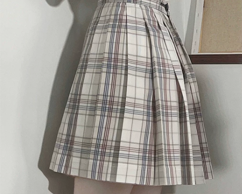 七月熙 绘梦师jk格裙 奶糖色白格