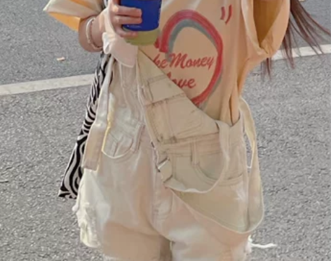 ?背带牛仔裤 感兴趣的话点“我想要”和我私...
