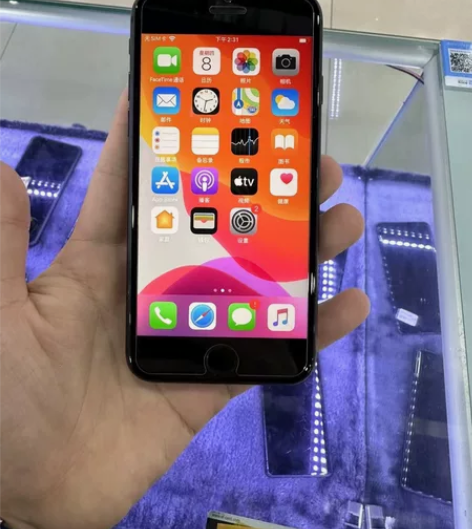 国行苹果8，全网通，黑色64g，成色98新...