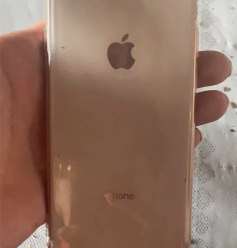 iPhone 苹果8,白色,换过大容量电池...