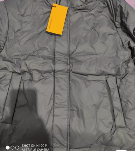 男士羽绒服转让灰色 感兴趣的话点“我想要”...