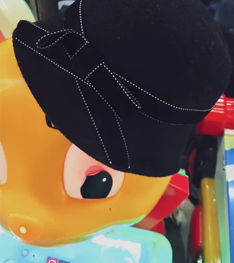 杨粘毛黑色小礼帽5元，邮费自理 感兴趣的话...