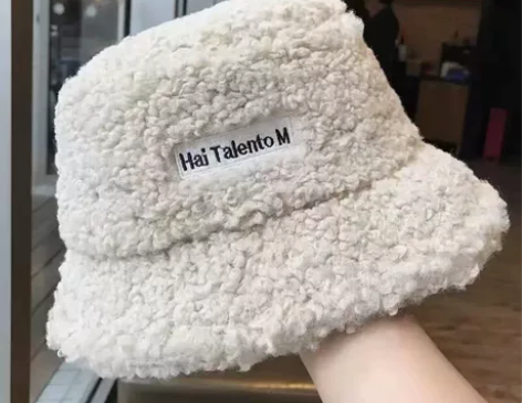 处理几个新款渔夫帽9.9包邮！新款百搭羊羔...