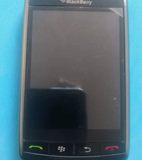 黑莓手机，型号9530，能开机功能不保，屏...