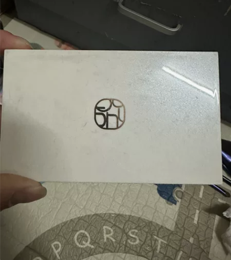 3样60.欧束眼影，眉笔，眼线笔 余量如图...
