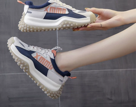 店不开了 处理女士运动鞋减震跑步鞋 关店处...