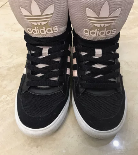 阿迪高帮板鞋，37码内长230越南产，休闲...