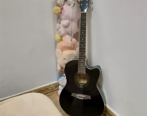 闲置吉他便宜出 当初一时兴起买来玩了一段时...