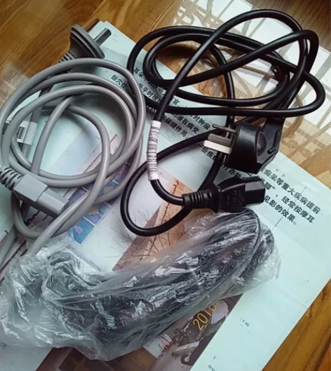 电脑,电饭锅等通用全新电源线(三根)。转让...