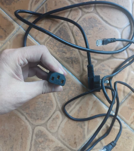主机电源线和一米网线 感兴趣的话点“我想要...