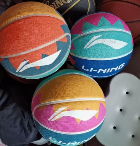 二手李宁五号发泡橡胶篮球，二手的低价出售。...