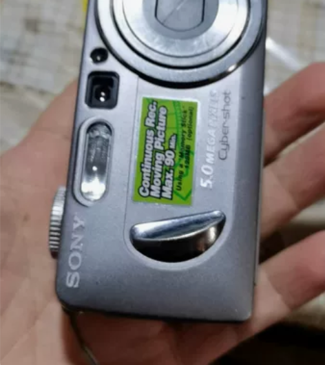 索尼P10数码相机，功能正常，500万像素...